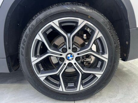 2022 BMW X1 28i sDrive II (F48) Рестайлинг, белый, 2800000 рублей, вид 4