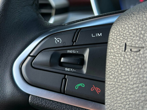 2023 Geely Coolray I, серебристый, 2000000 рублей - вид 16