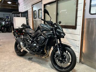 2026 Kawasaki Z 900, чёрный, 1475000 рублей, вид 4