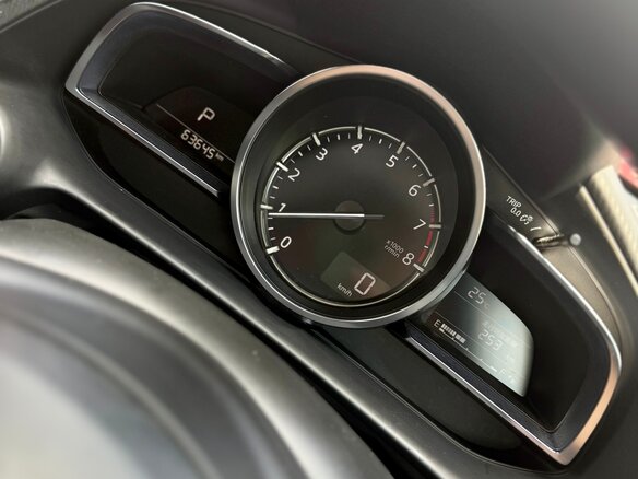 2020 Mazda 2 III (DJ) Рестайлинг, серый, 1500000 рублей - вид 10