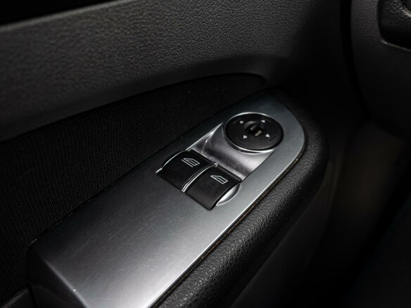 2010 Ford Focus II Рестайлинг, белый - вид 15