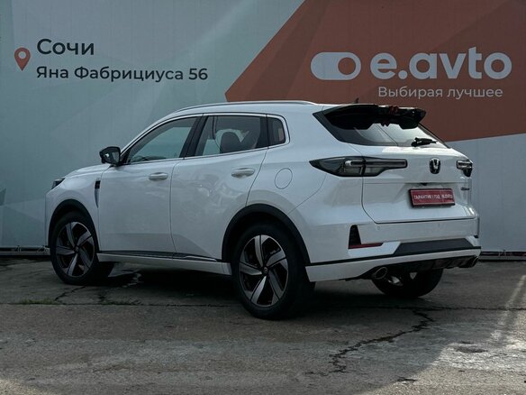 2024 Changan CS55 Plus II Рестайлинг, белый, 2475000 рублей - вид 3