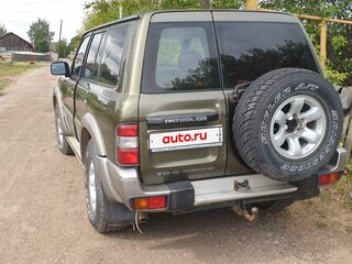 1998 Nissan Patrol V (Y61), зелёный, 1250000 рублей, вид 3
