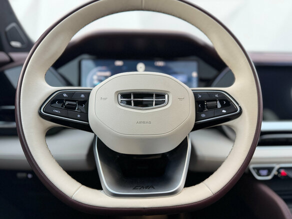 2024 Geely Monjaro I, серый, 3399000 рублей - вид 16