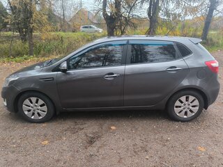 2013 Kia Rio 4-speed III, серый, 930000 рублей, вид 5