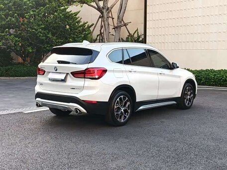 2022 BMW X1 Long 20Li sDrive II (F48) Рестайлинг, белый, 1950000 рублей, вид 3