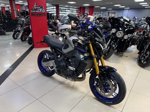 2022 Yamaha MT-09 (FZ-09), серебристый, 1120000 рублей - вид 3
