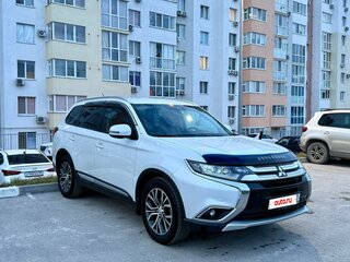 2015 Mitsubishi Outlander III Рестайлинг 2, белый, 1750000 рублей, вид 1