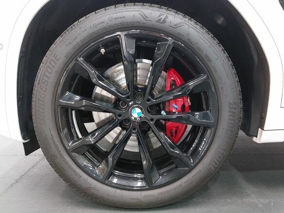 2025 BMW X4 20i II (G02) Рестайлинг, белый, 8150000 рублей - вид 25