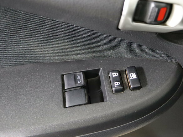 2010 Toyota Corolla X (E140, E150), белый - вид 12