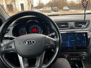 2011 Kia Rio 4-speed III, белый, 970000 рублей, вид 3