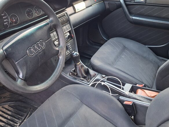 1997 Audi A6 6-speed I (C4), серебристый, 350000 рублей - вид 3