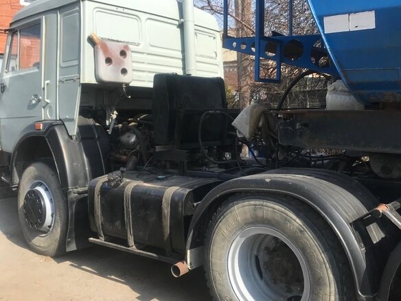 2005 КамАЗ 54115, серебристый, 2100000 рублей - вид 2