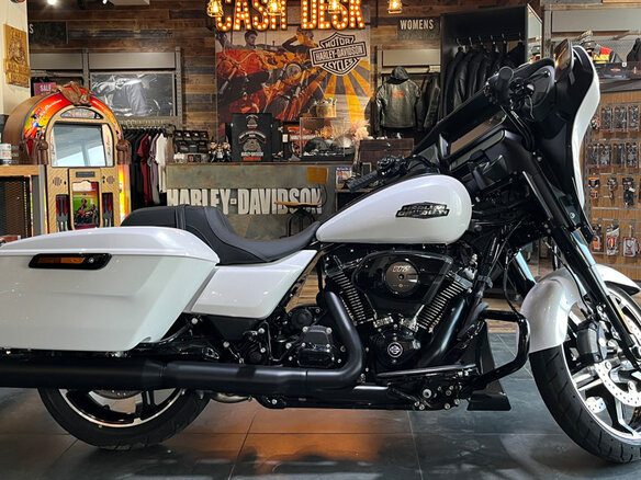 2025 Harley-Davidson Street Glide, белый, 3800000 рублей - вид 4