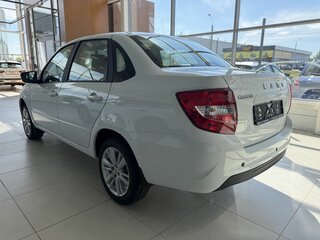 2026 Lada (ВАЗ) Granta I Рестайлинг, белый, 1218000 рублей, вид 4