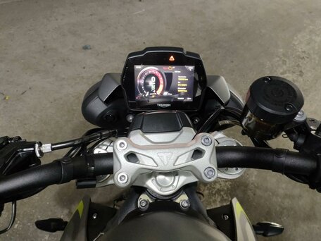 2022 Triumph Speed Triple, серый, 1377000 рублей, вид 5