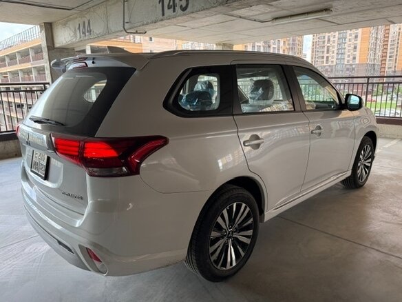 2022 Mitsubishi Outlander III Рестайлинг 3, белый, 3100000 рублей - вид 3
