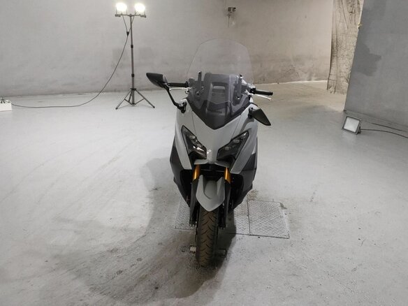 2025 Yamaha TMAX, серый, 1390000 рублей - вид 1
