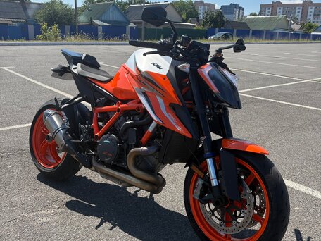 2022 KTM 1290 Super Duke R Evo, оранжевый, 1200000 рублей, вид 4
