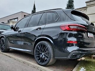 2021 BMW X5 40i IV (G05/G18), чёрный, 6190000 рублей, вид 3