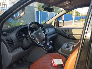 2010 Hyundai H-1 II, чёрный, 1400000 рублей, вид 5