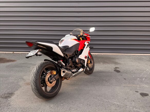 2011 Honda CBR 600F, белый, 670000 рублей - вид 1