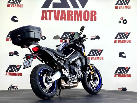 2021 Yamaha MT-09 (FZ-09), чёрный, 1150000 рублей, вид 4