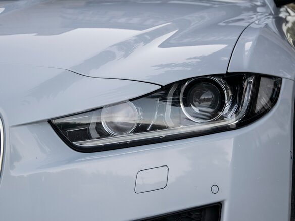 2016 Jaguar XE EcoBoost I, белый, 1800000 рублей - вид 5