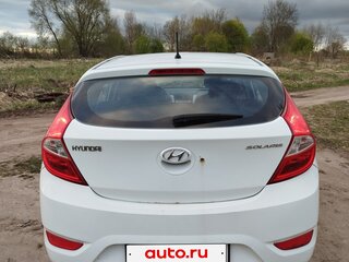 2011 Hyundai Solaris I, белый, 680000 рублей, вид 5