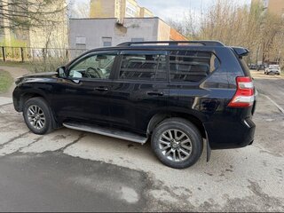 2017 Toyota Land Cruiser Prado 150 Series Рестайлинг 1, чёрный, 3450000 рублей, вид 4