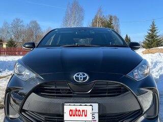 2021 Toyota Yaris IV, чёрный, 1200000 рублей, вид 3