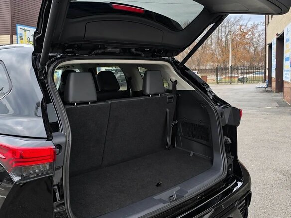 2026 Toyota Highlander IV (XU70), чёрный, 5550000 рублей - вид 4