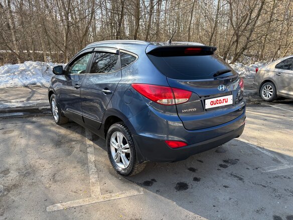 2010 Hyundai ix35 I, синий, 725000 рублей - вид 8