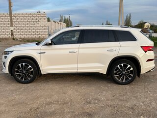 2023 Skoda Kodiaq I Рестайлинг, белый, 4000000 рублей, вид 5