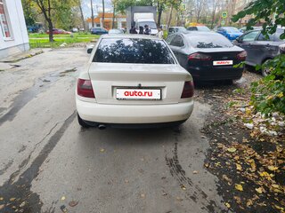 1996 Audi A4 I (B5), белый, 165000 рублей, вид 3