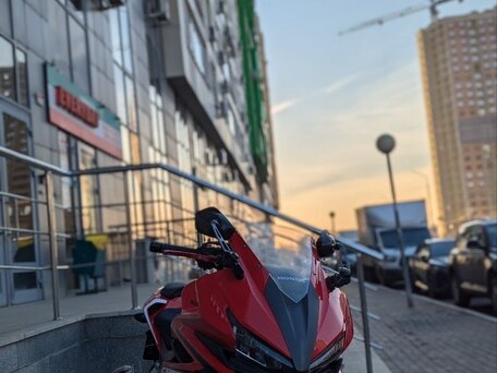 2017 Honda CBR 400R, красный, 512000 рублей, вид 5