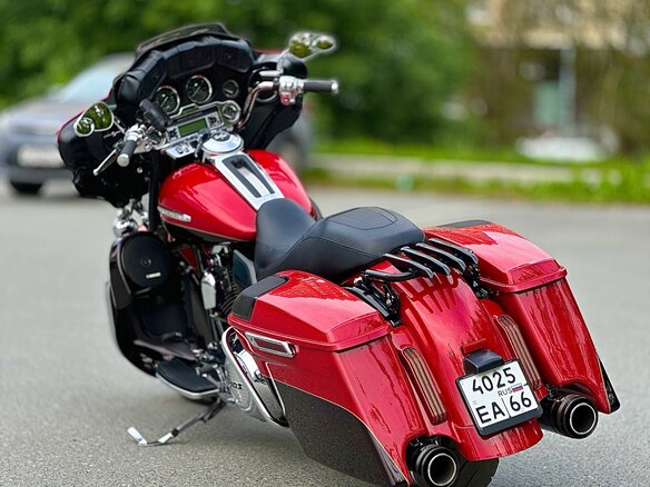 2010 Harley-Davidson Electra Glide, красный, 1150000 рублей - вид 6