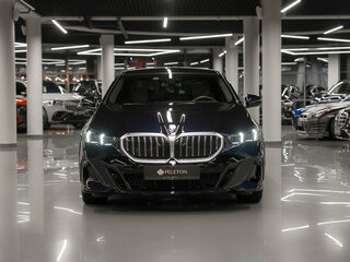 2025 BMW 5 серии 523d xDrive VIII (G60/G61/G68), чёрный, 8350000 рублей, вид 3
