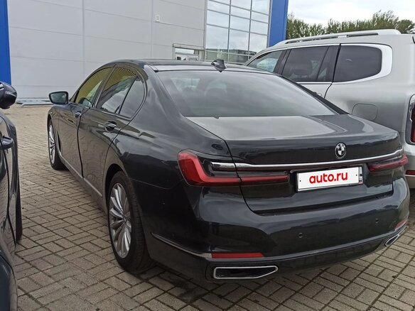 2020 BMW 7 серии Long 730Ld VI (G11/G12) Рестайлинг, чёрный, 5988000 рублей - вид 2