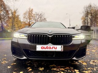 2020 BMW 5 серии 520d xDrive VII (G30/G31/G38) Рестайлинг, серый, 5150000 рублей, вид 3