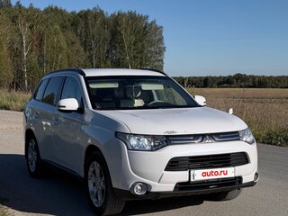 2012 Mitsubishi Outlander III, белый, 1250000 рублей, вид 2