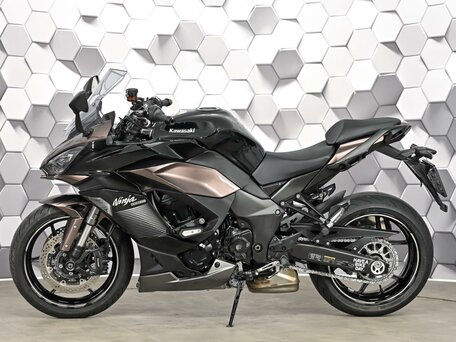2023 Kawasaki Ninja 1000 SX, чёрный, 1259000 рублей, вид 4