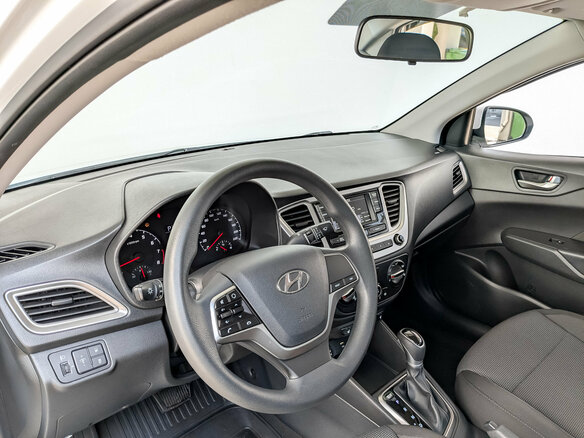 2022 Hyundai Solaris II Рестайлинг, белый, 1499000 рублей - вид 15