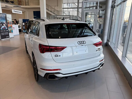 2025 Audi Q3 45 TFSI II (F3), белый, 5600000 рублей, вид 4