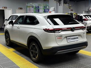 2023 Honda Vezel II, белый, 1690000 рублей, вид 4