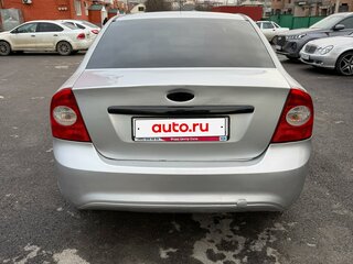 2008 Ford Focus II Рестайлинг, серебристый, 500000 рублей, вид 5