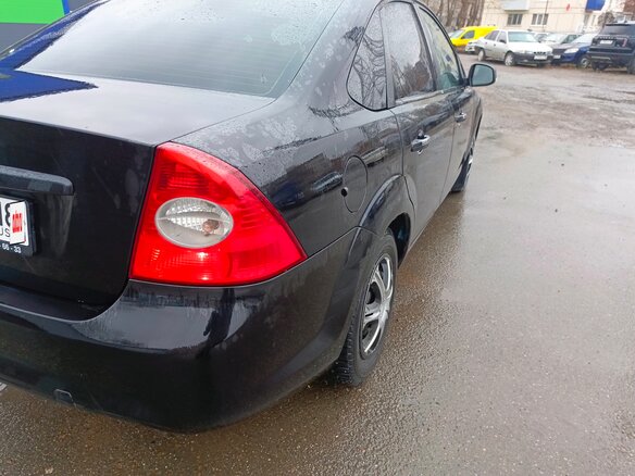 2010 Ford Focus II Рестайлинг, чёрный, 700000 рублей - вид 13