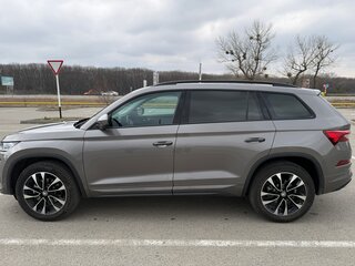2025 Skoda Kodiaq I Рестайлинг, серый, 4525000 рублей, вид 3