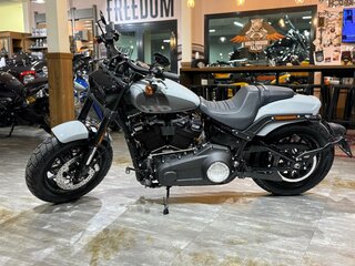 2024 Harley-Davidson Fat Bob, серый, 2950000 рублей, вид 3