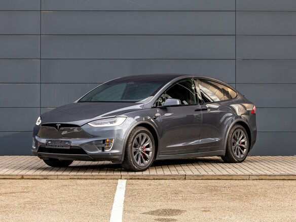 2019 Tesla Model X 90D I, серый, 5195000 рублей